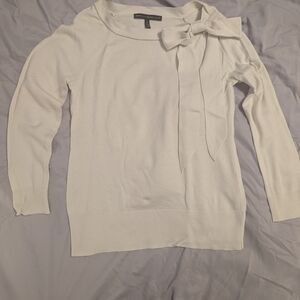 Elegant Women's Sweater with Bow Detail